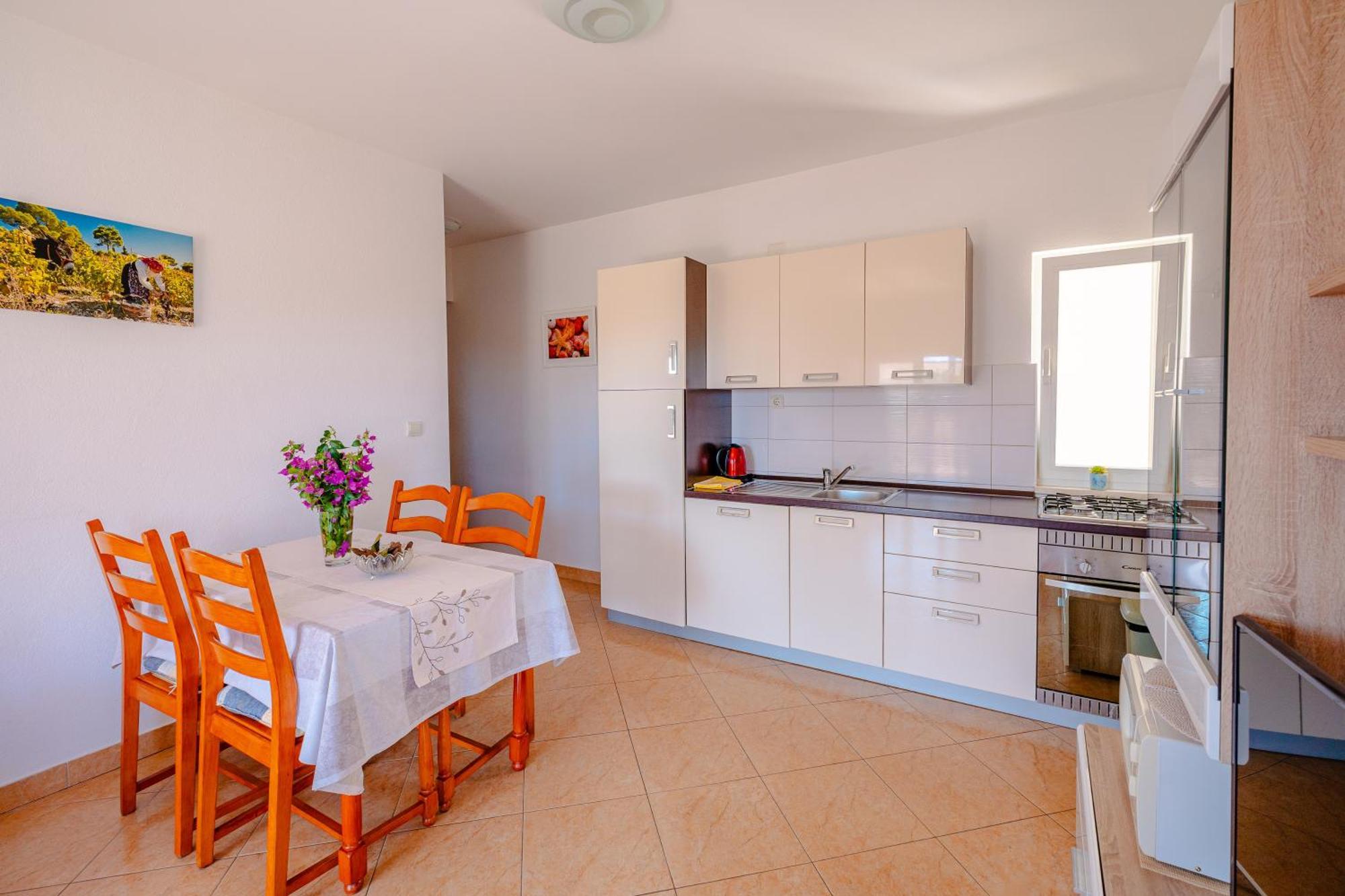 Mladenka Apartment Orebic