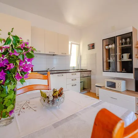 Apartments Mladenka Orebic Room photo